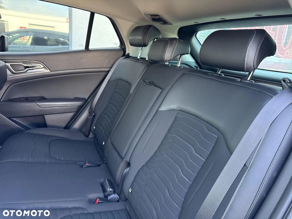 Kia Sportage 1.6 T-GDI HEV Business Line 4WD - 17