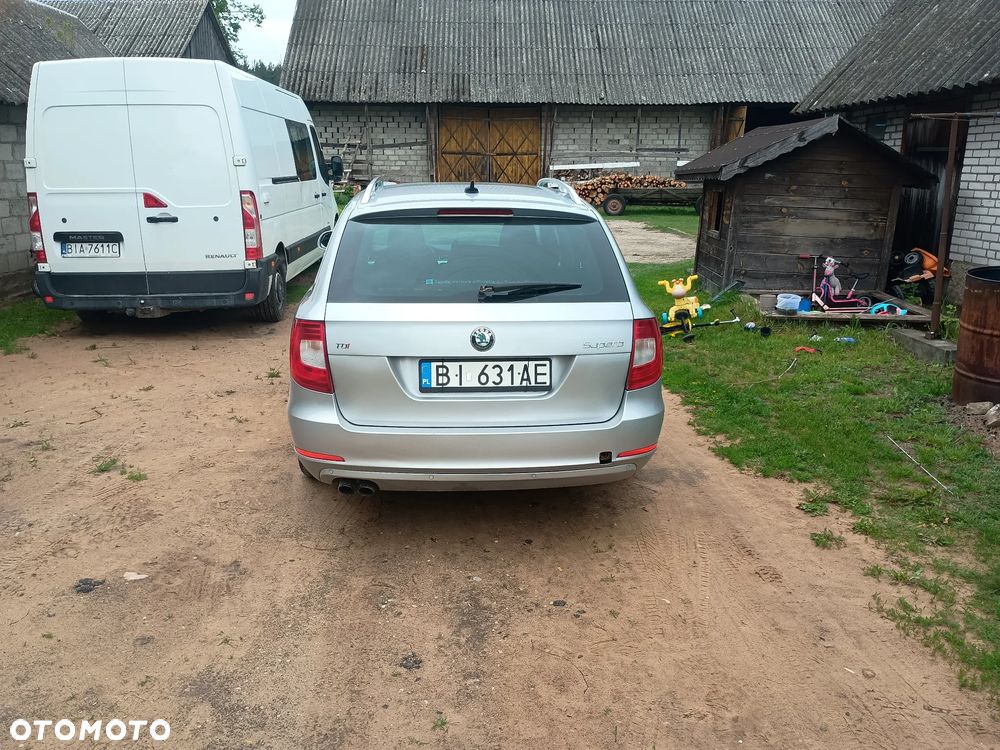 Skoda Superb 2.0 TDI Family DSG - 3