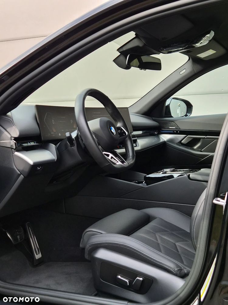 BMW Seria 5 520i mHEV M Sport - 3