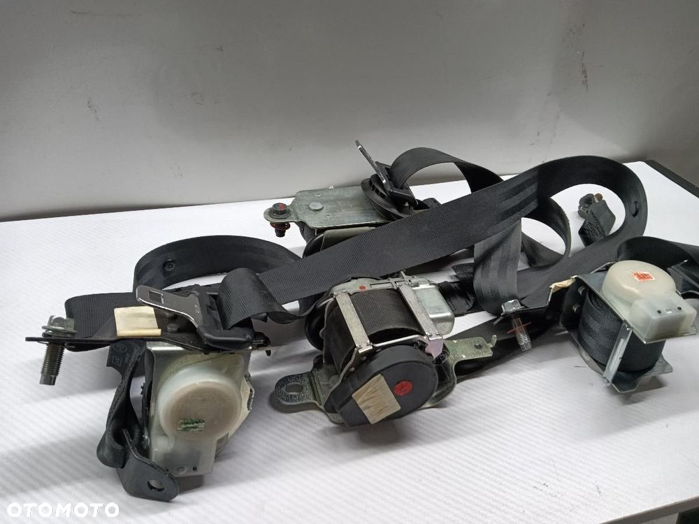 08/23 KIA PROCEED I 3D CEED I PAS BEZPIECZEŃSTWA Lewy Tył - 3