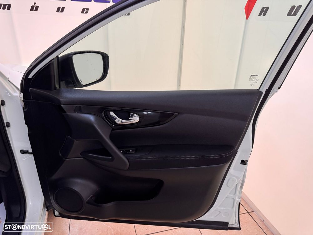 Nissan Qashqai 1.5 dCi N-Connecta - 34