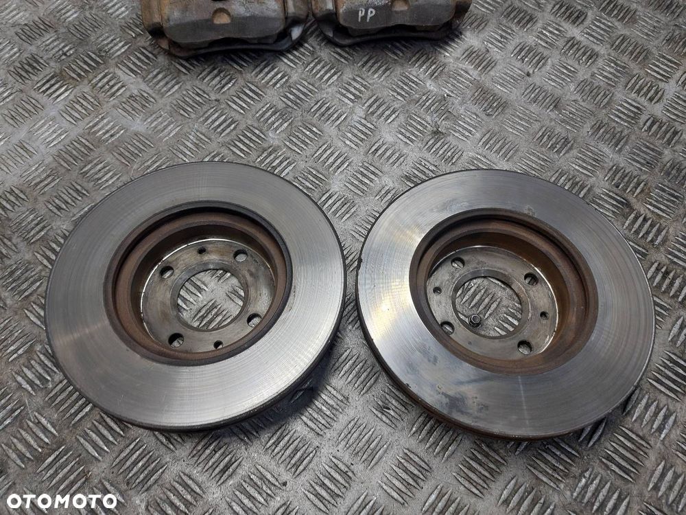 TARCZE HAMULCOWE PRZÓD + KLOCKI + ZACISKI HYUNDAI GETZ I 1.3 B - 2