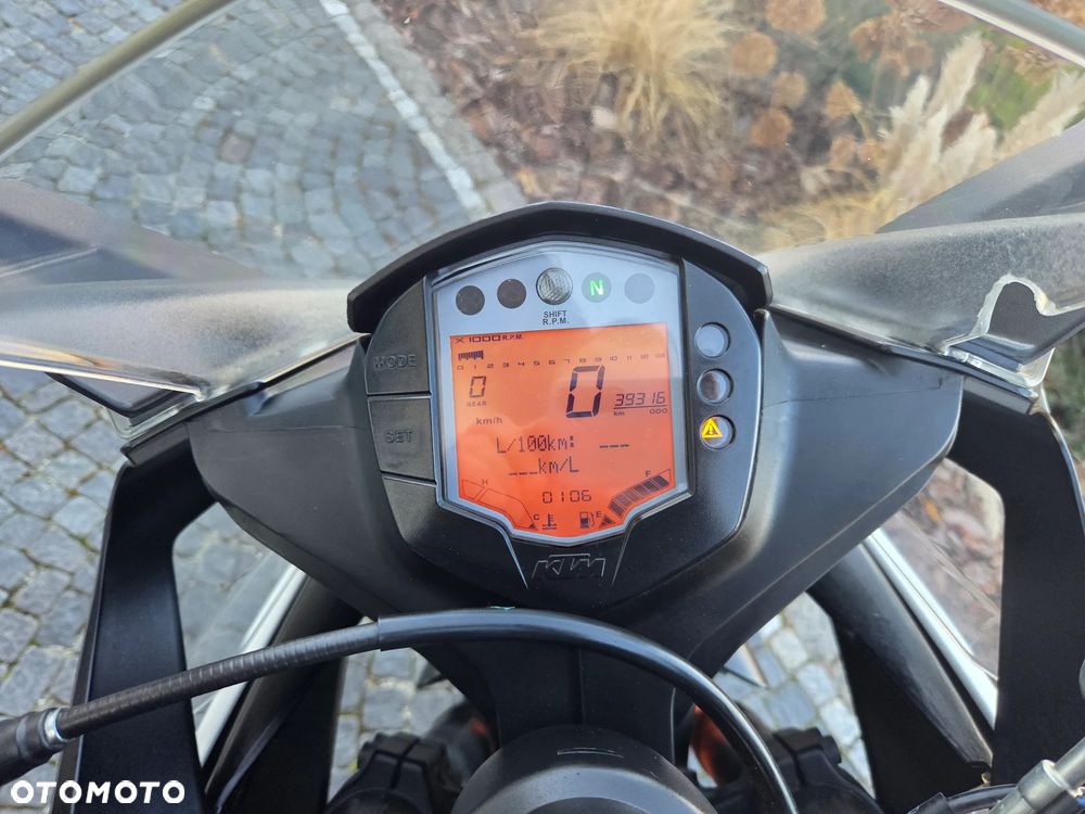 KTM RC 125 - 11