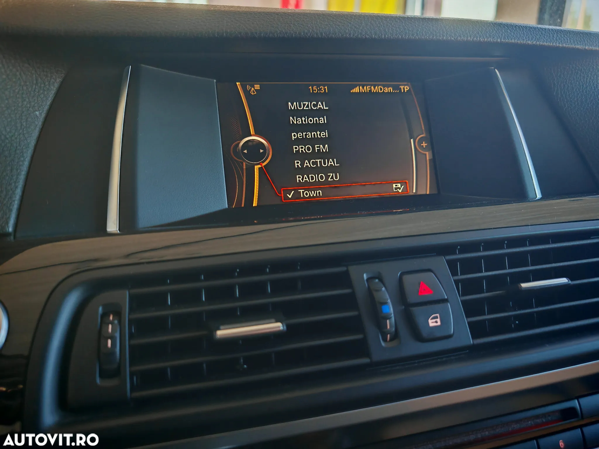 BMW Seria 5 530d Aut. Luxury Line - 27