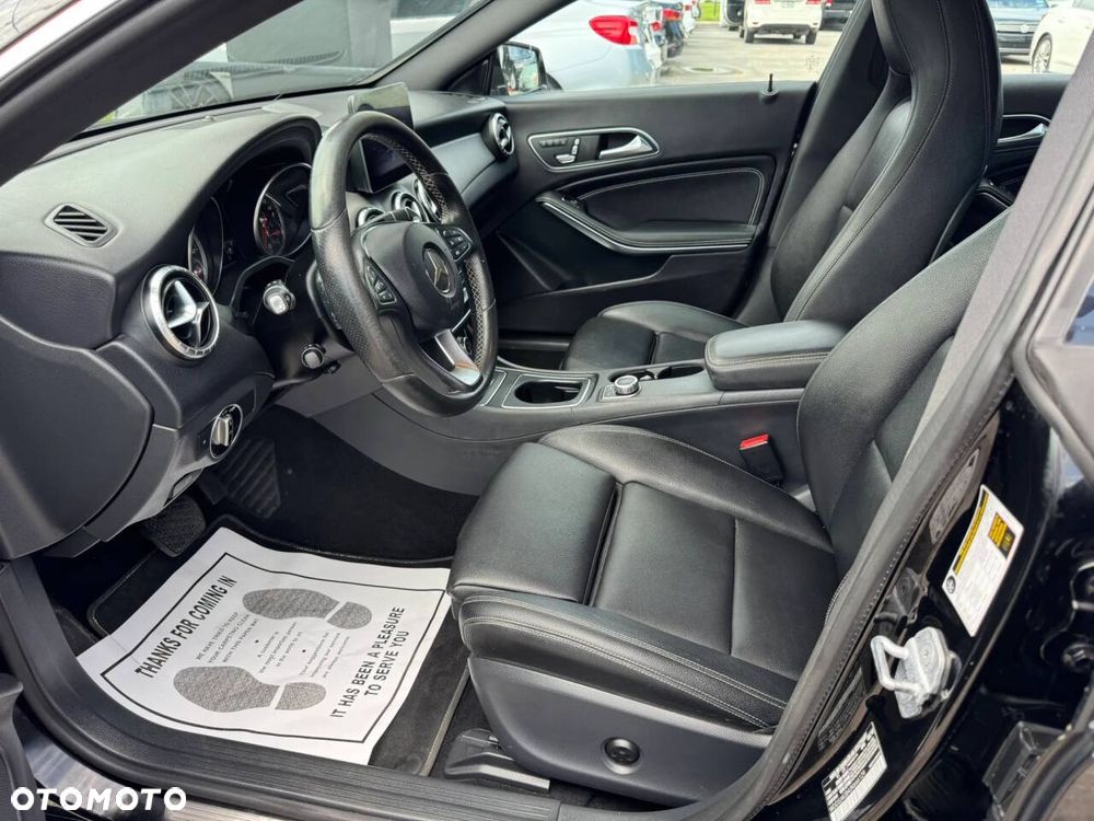 Mercedes-Benz CLA 250 4-Matic AMG Line 7G-DCT - 10