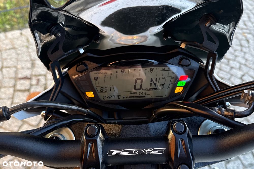 Suzuki GSX - 19