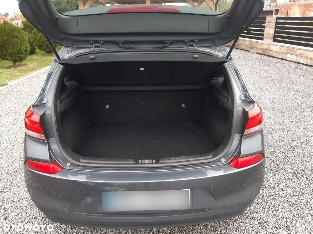 Hyundai i30 1.4 Classic + - 17