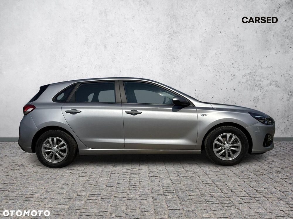 Hyundai i30 1.5 DPI Classic + - 7