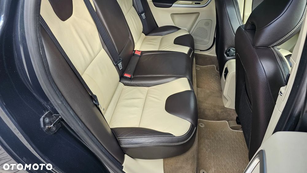 Volvo XC 60 - 32