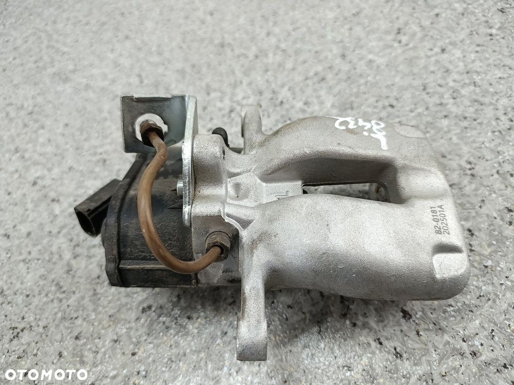ZACISK HAMULCOWY LEWY TYŁ VW PASSAT B6 2.0 TDI - 5