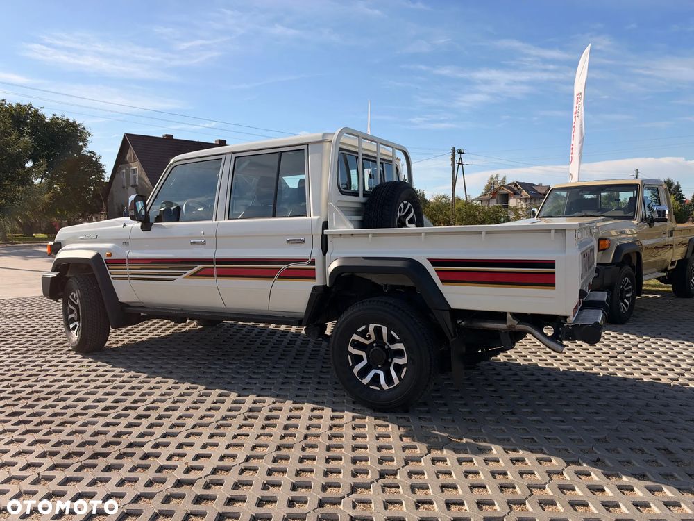 Toyota Land Cruiser - 9