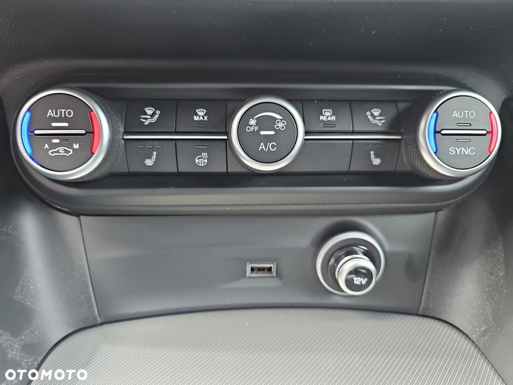 Alfa Romeo Stelvio - 14