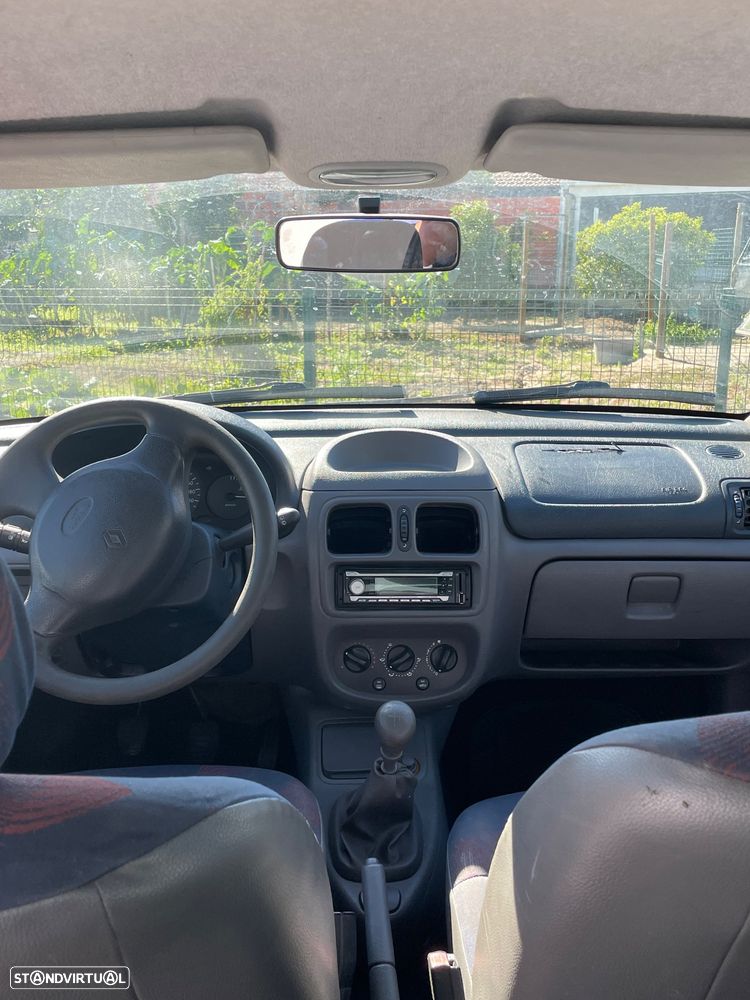 Renault Clio - 7