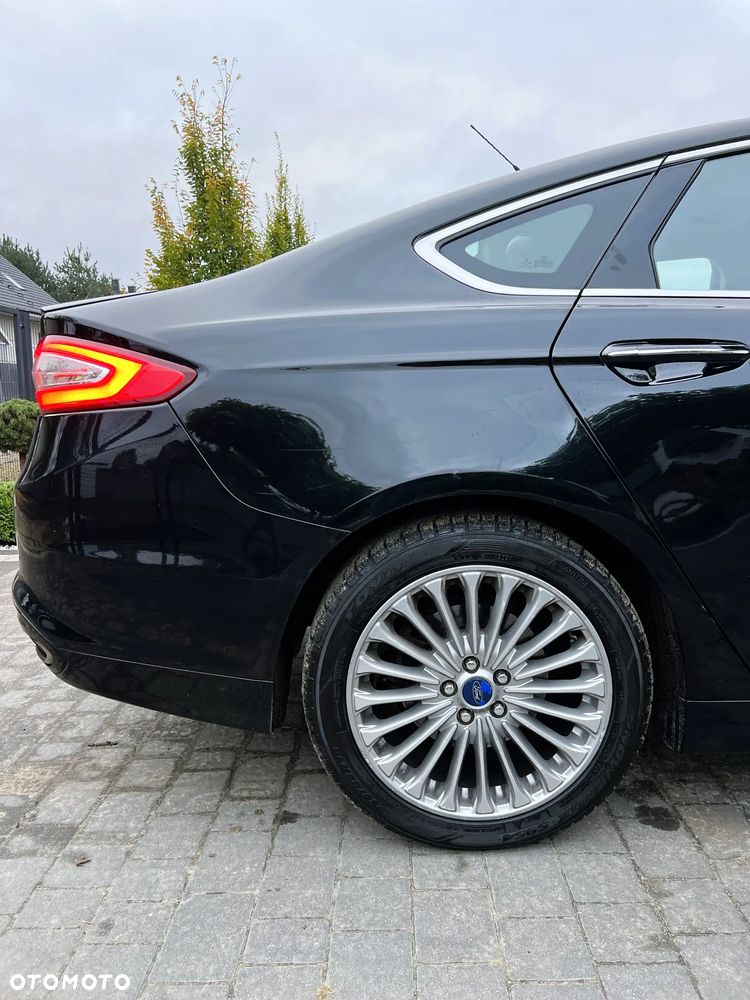 Ford Fusion 2.0 EcoBoost Titanium - 35