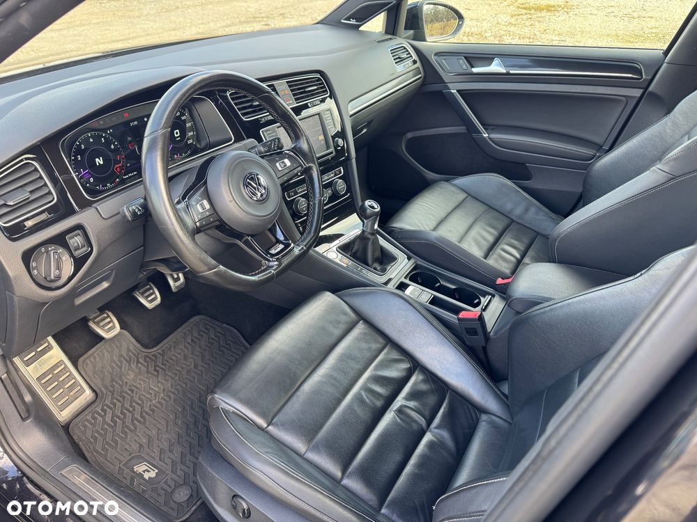 Volkswagen Golf - 11