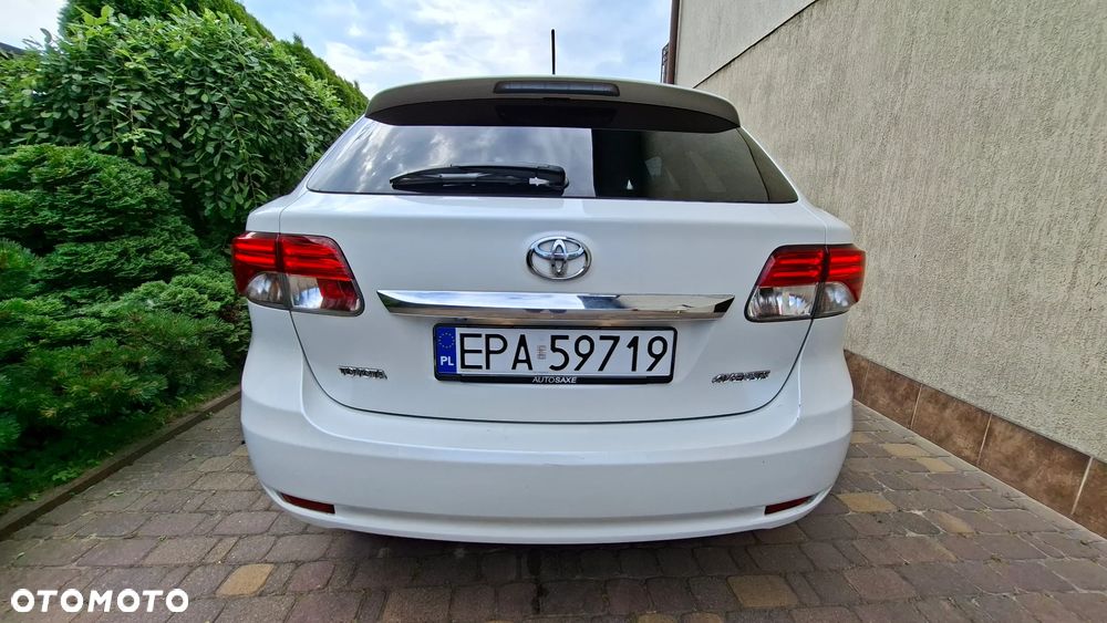 Toyota Avensis 2014 photo 4