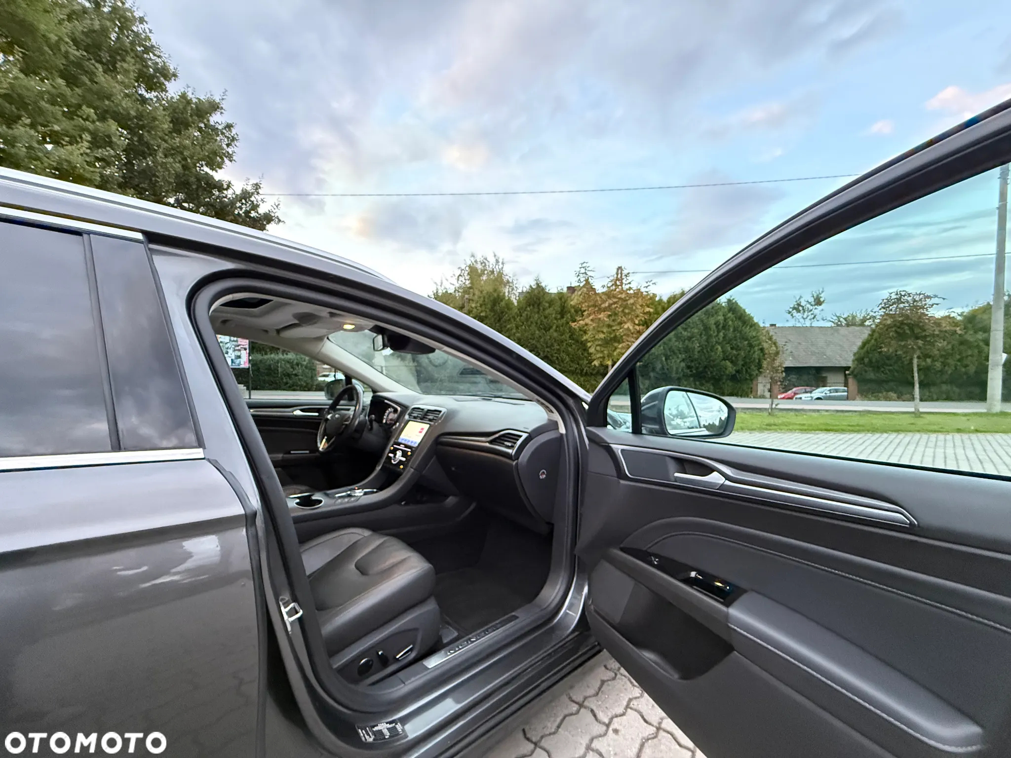 Ford Mondeo 2.0 EcoBlue Titanium - 22