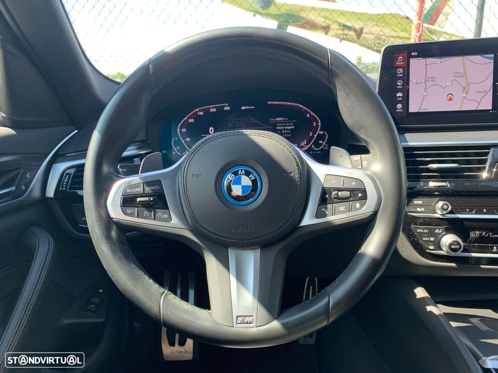 BMW 530 e Pack Desportivo M Pro - 25