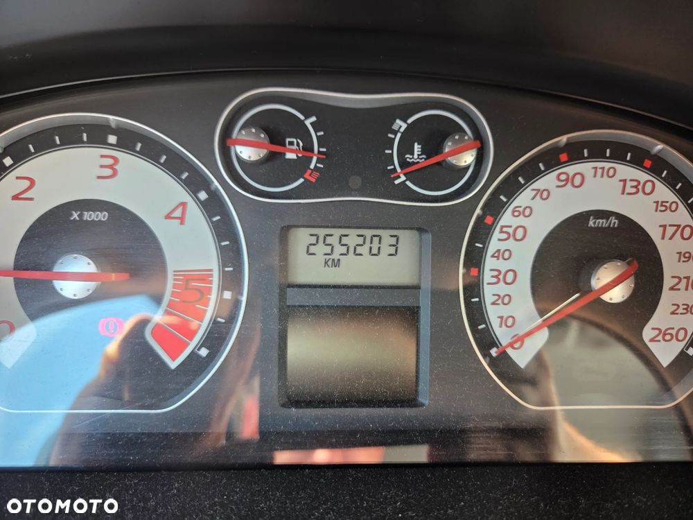 Renault Laguna 1.9 dCi Luxe Privilege - 9
