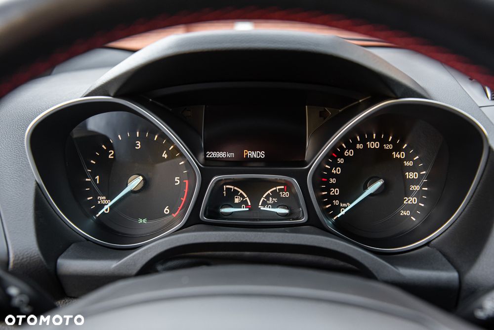 Ford Kuga 2.0 TDCi 4x4 ST-Line - 26