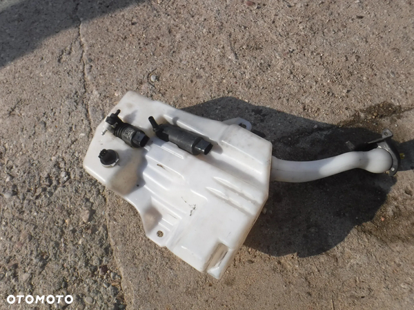 Ford Kuga Mk2 zbiorniczek spryskiwaczy pod xenon pompki