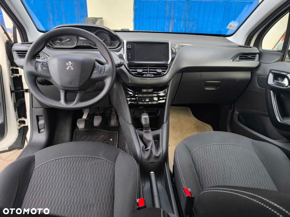 Peugeot 208 - 7