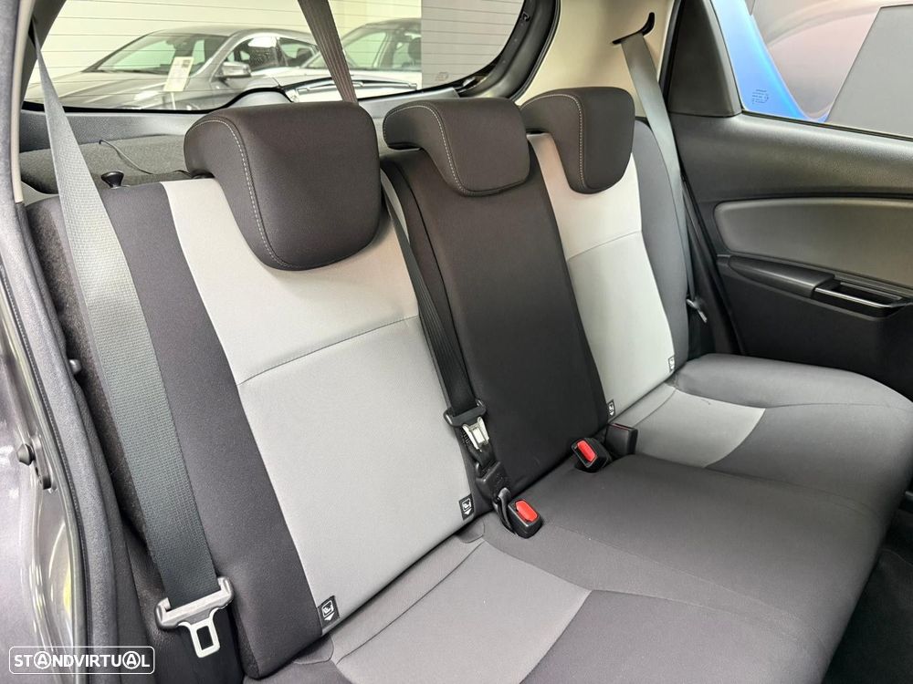 Toyota Yaris 1.0 VVT-i Exclusive - 35