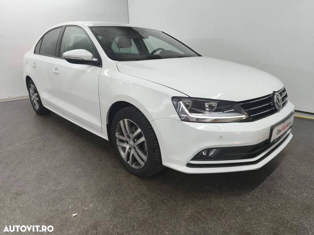 Volkswagen Jetta 2.0 TDI Highline - 6