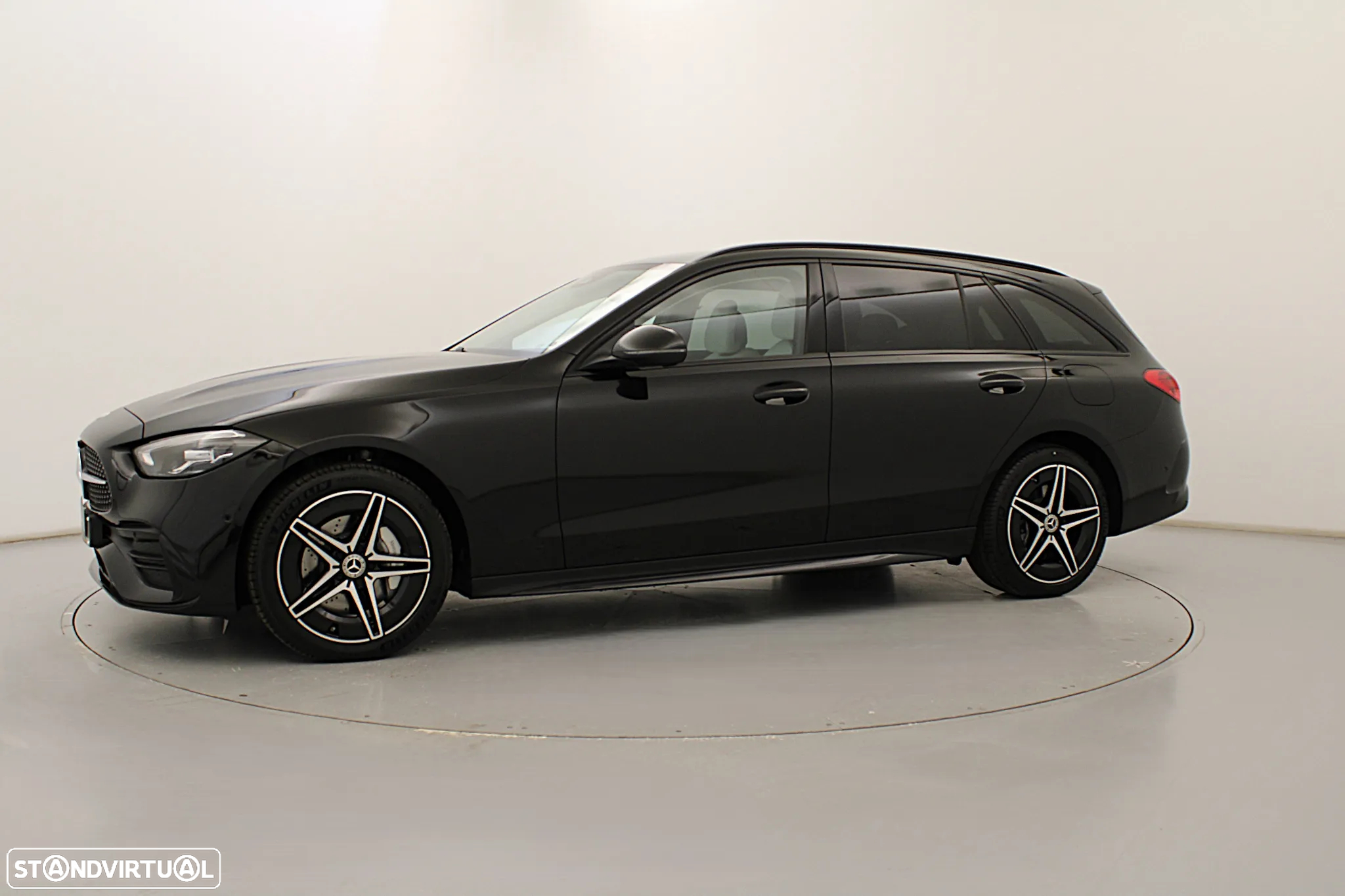 Mercedes-Benz C 300 de AMG Line - 13