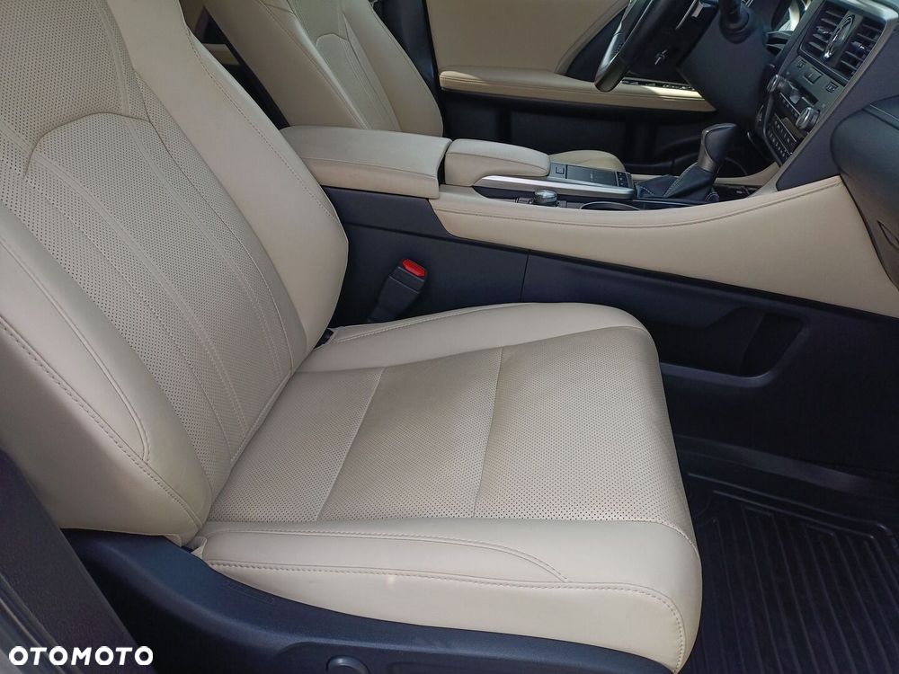 Lexus RX - 11