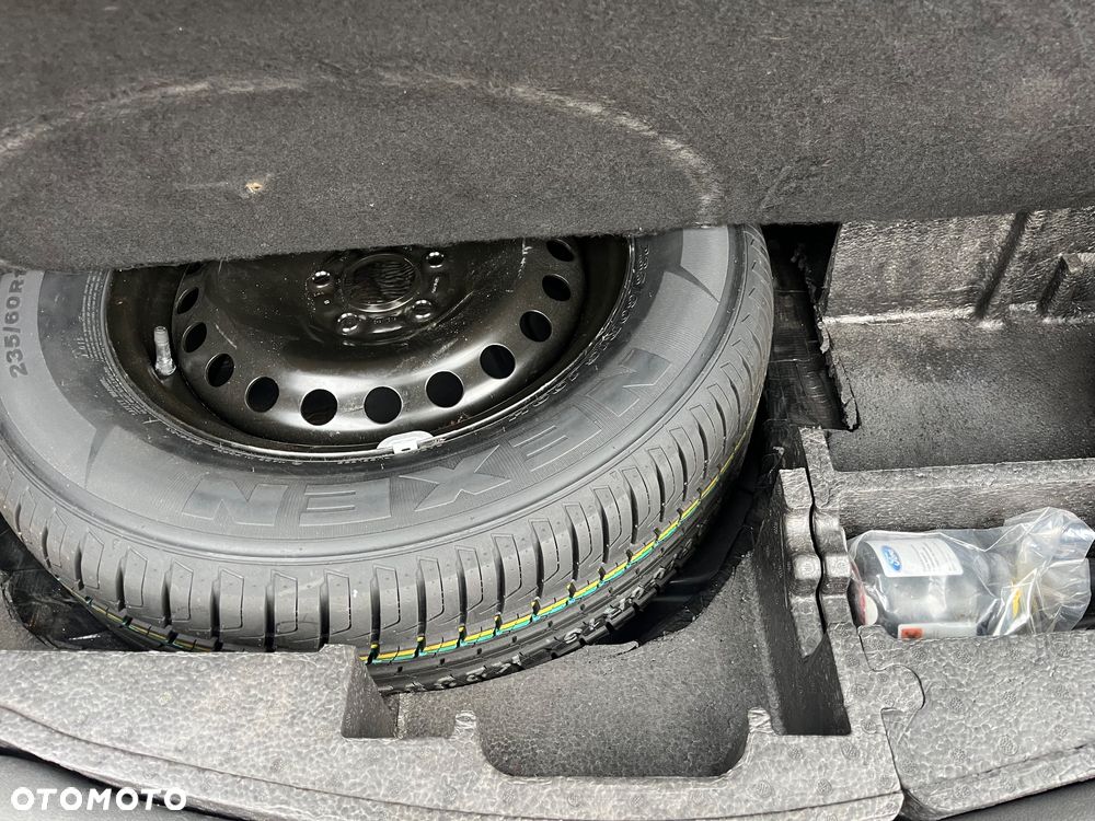 Ford Kuga 2.0 TDCi 2x4 Titanium - 20