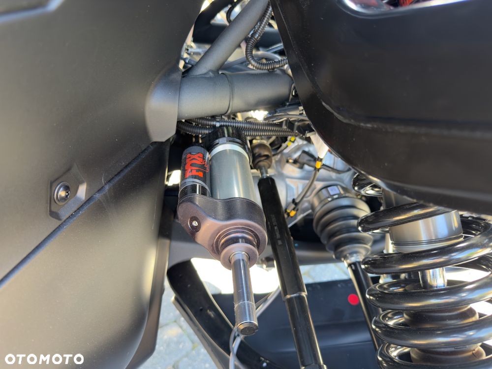 Can-Am Maverick - 8
