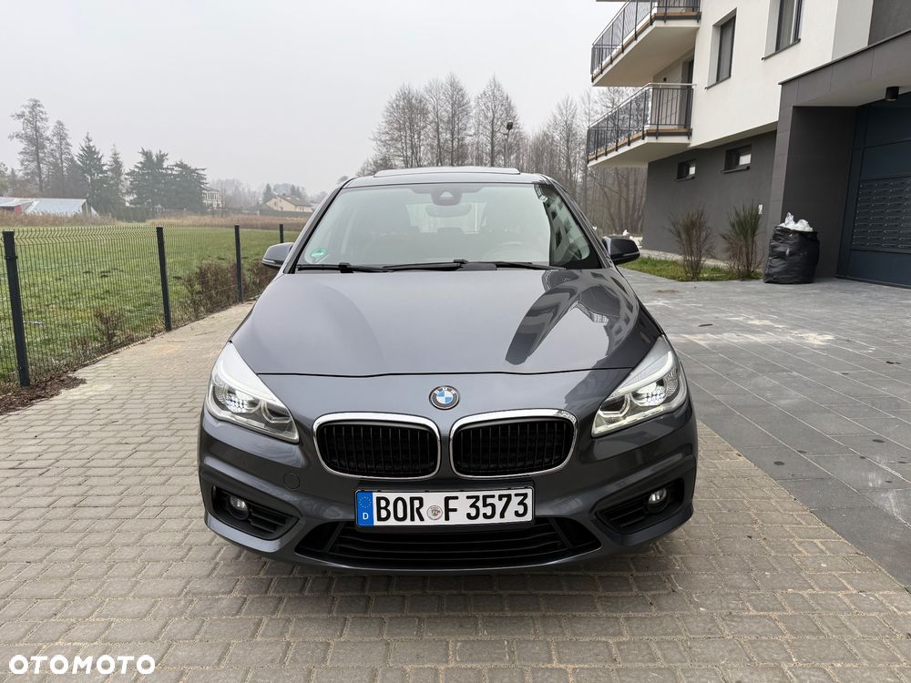 BMW Seria 2 218d - 10