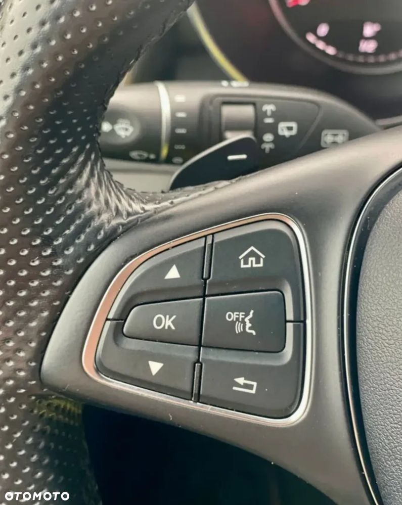 Mercedes-Benz GLC 300 4Matic 9G-TRONIC Exclusive - 18