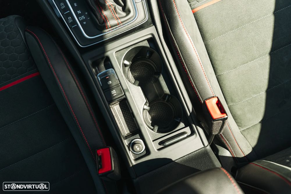 VW Golf GTI 2.0 TSI OPF DSG Performance - 30