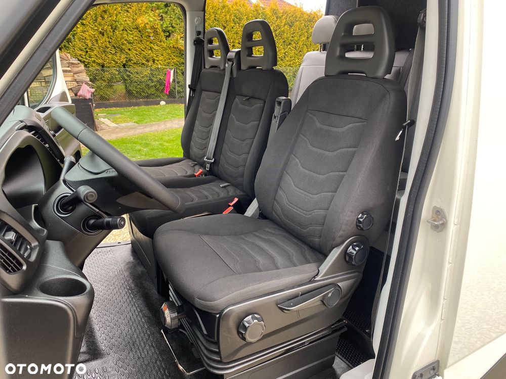 Iveco DAILY Brygadowe, 7-osobowe, serwisowane - 24