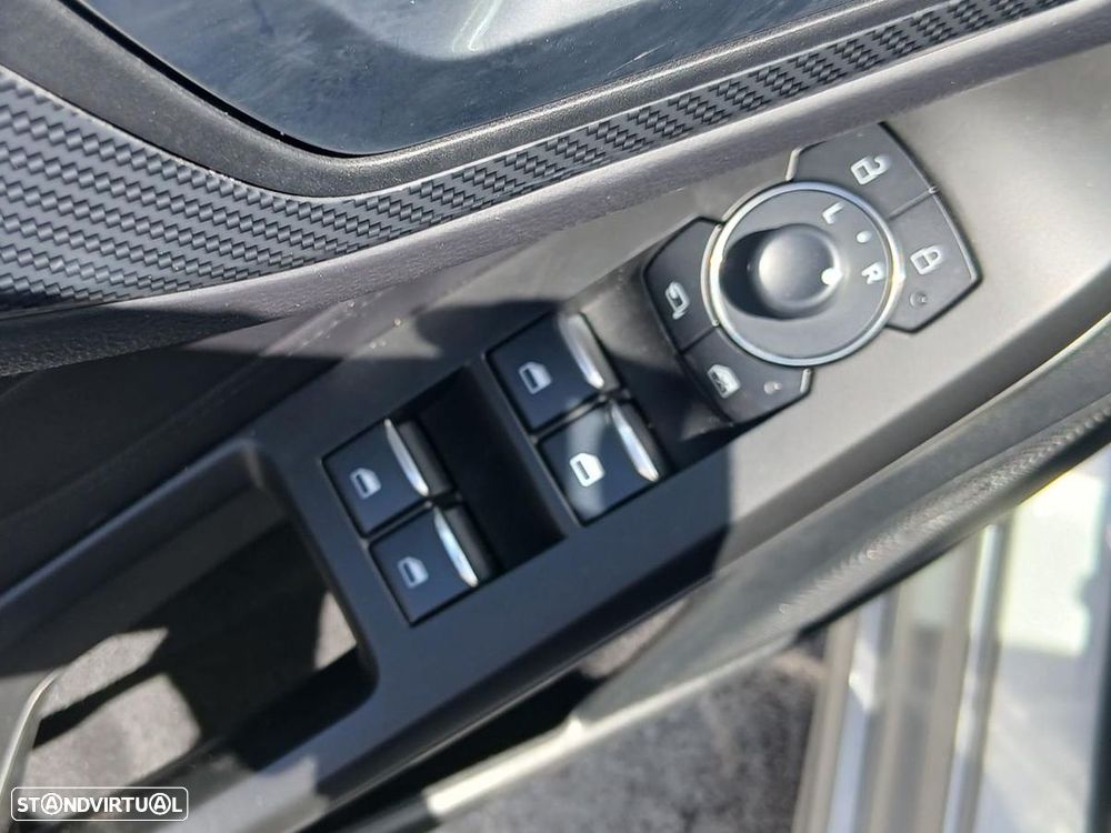 Ford Focus 1.0 EcoBoost MHEV ST-Line - 13