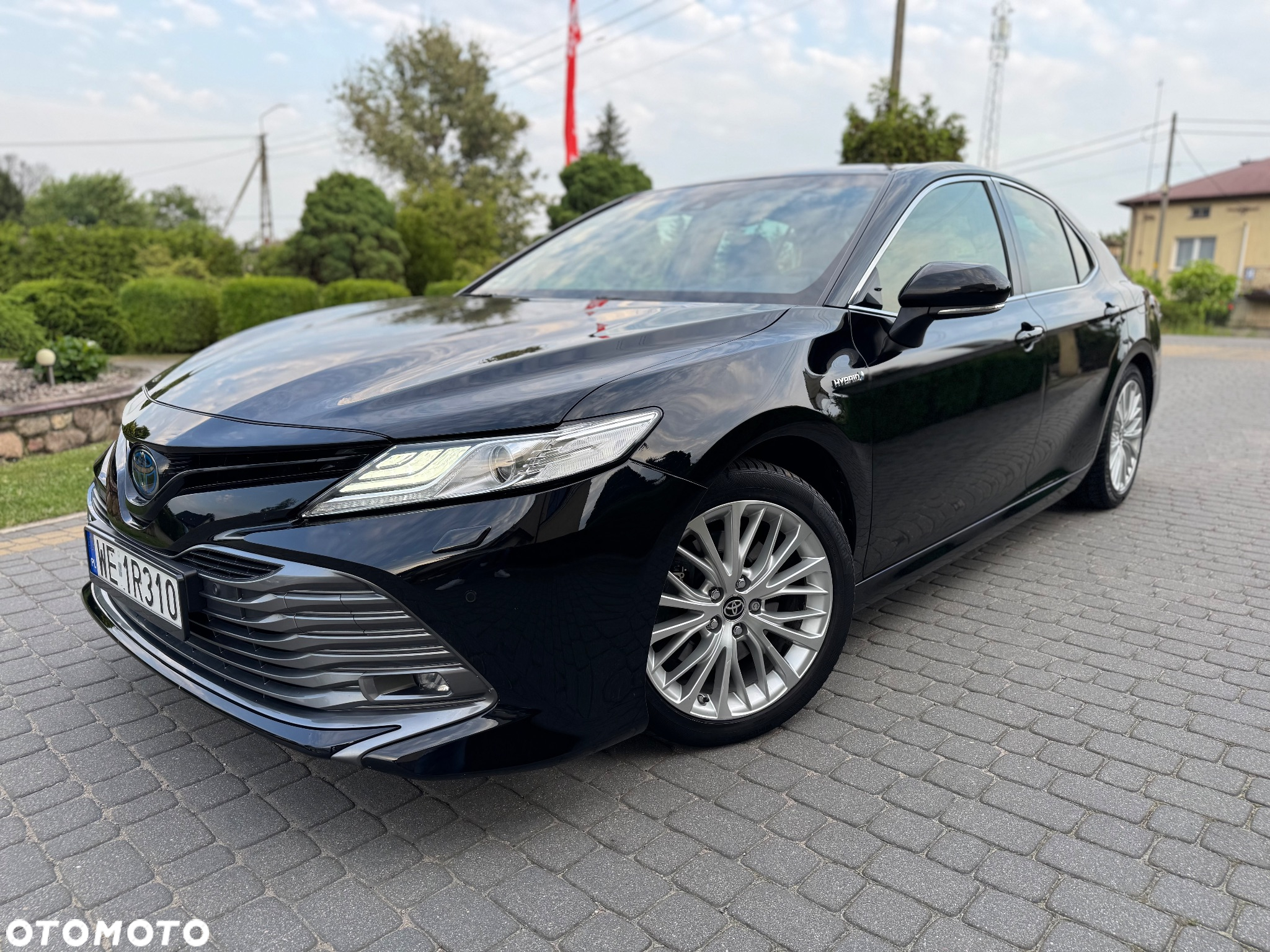 Toyota Camry 2.5 Hybrid Executive CVT - 2