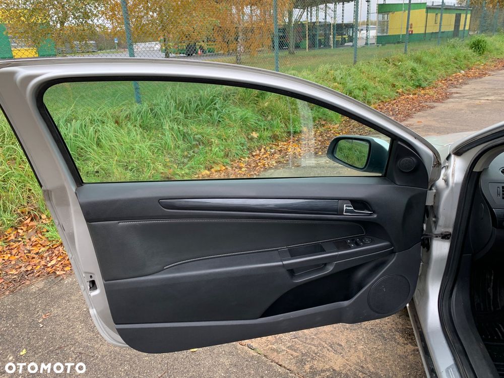 Opel Astra GTC 1.6 Cosmo - 14