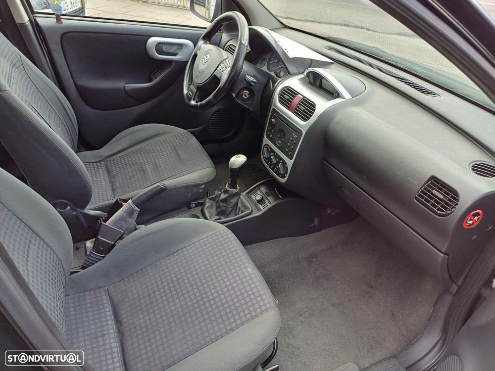 Opel Corsa 1.7 DTi 16V Elegance — fotografia 8
