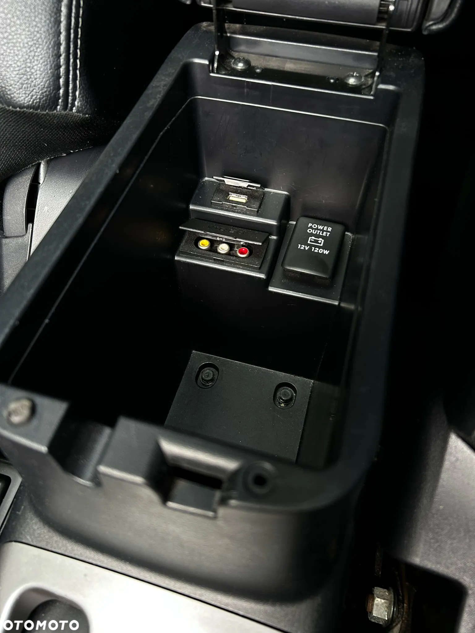 Mitsubishi Outlander - 31