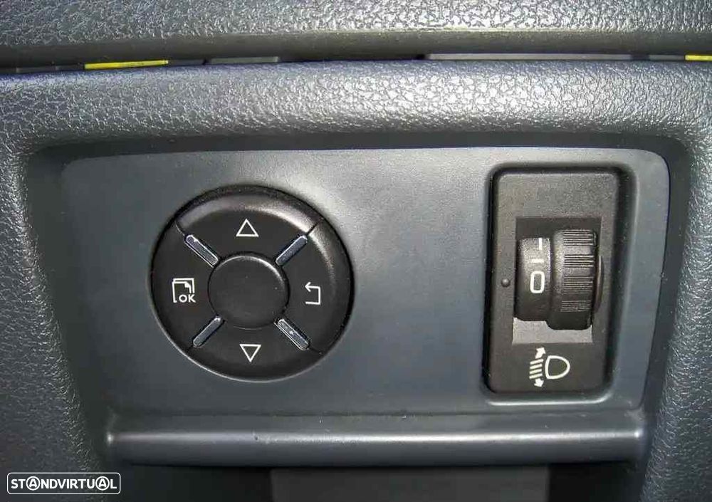 Peugeot 5008 1.6 HDi Executive JLL17 - 11