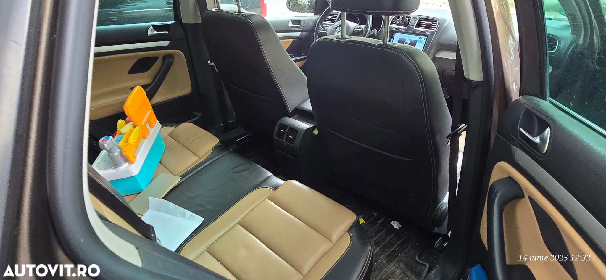 Volkswagen Golf 2.0 TDI DPF Highline - 5