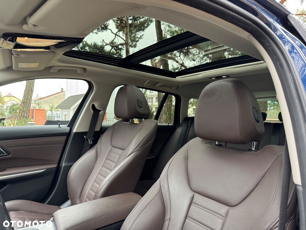 BMW Seria 3 320d xDrive Luxury Line sport - 26