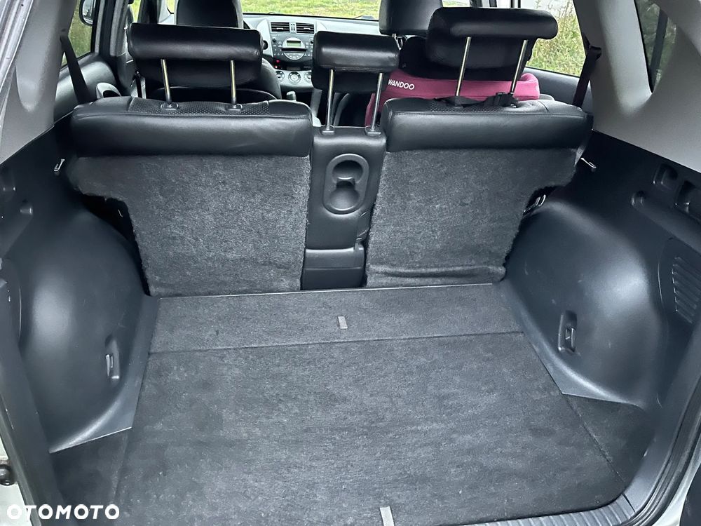 Toyota RAV4 - 10