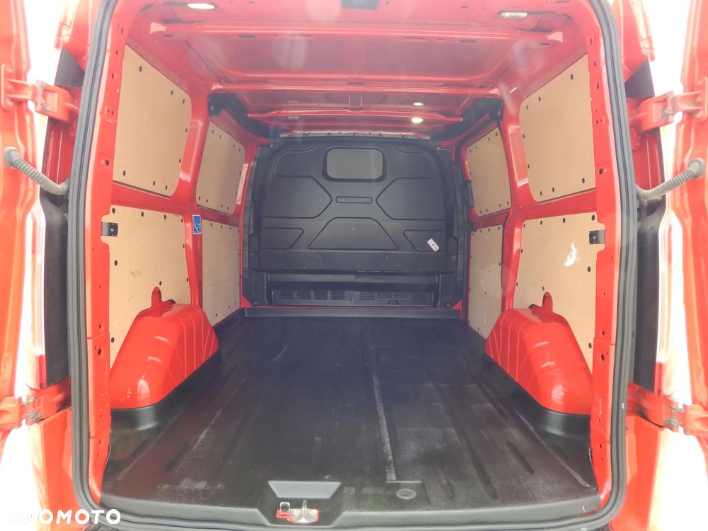 Ford Custom Transit - 28