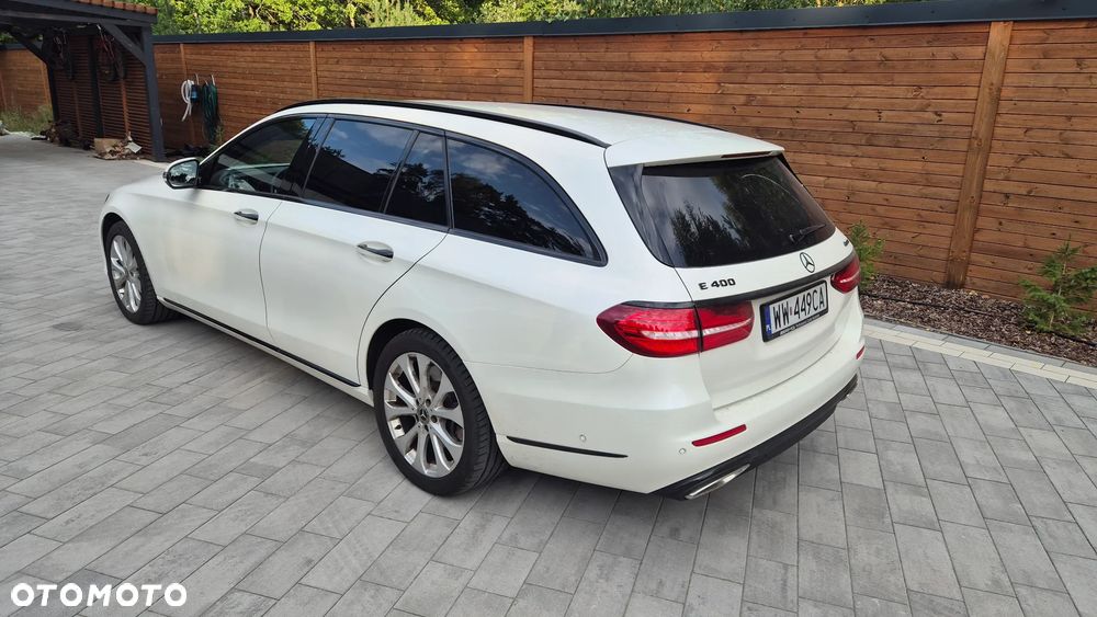 Mercedes-Benz Klasa E 400 4Matic 9G-TRONIC Exclusive - 4