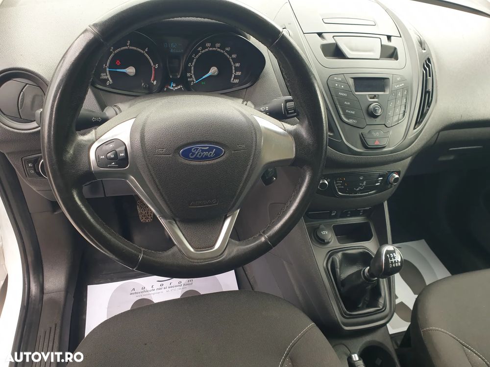 Ford Tourneo Courier - 17