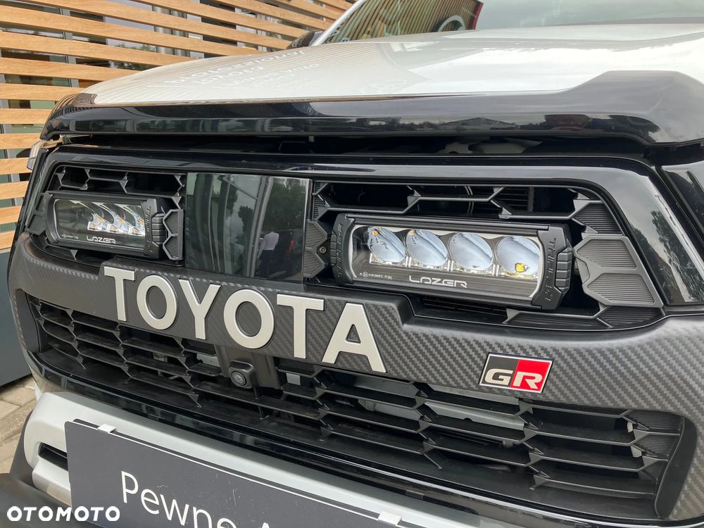 Toyota Hilux 2.8 D-4D Double Cab GR Sport 4x4 - 13