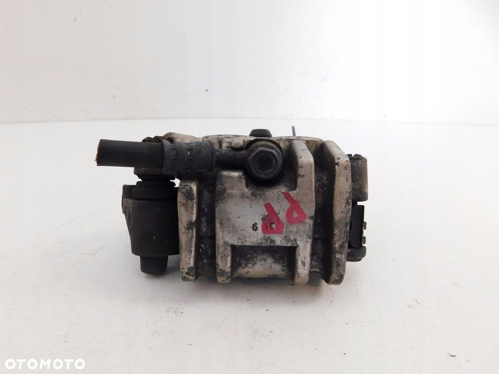 HONDA AFRICA TWIN 750 RD07 ZACISK HAMULCA PRZÓD P - 4